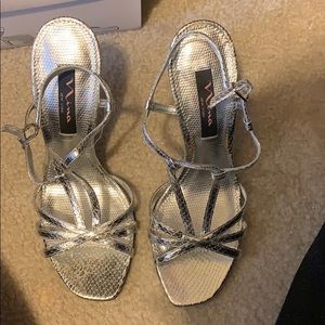 Nina silver sandals 7.5 brand new